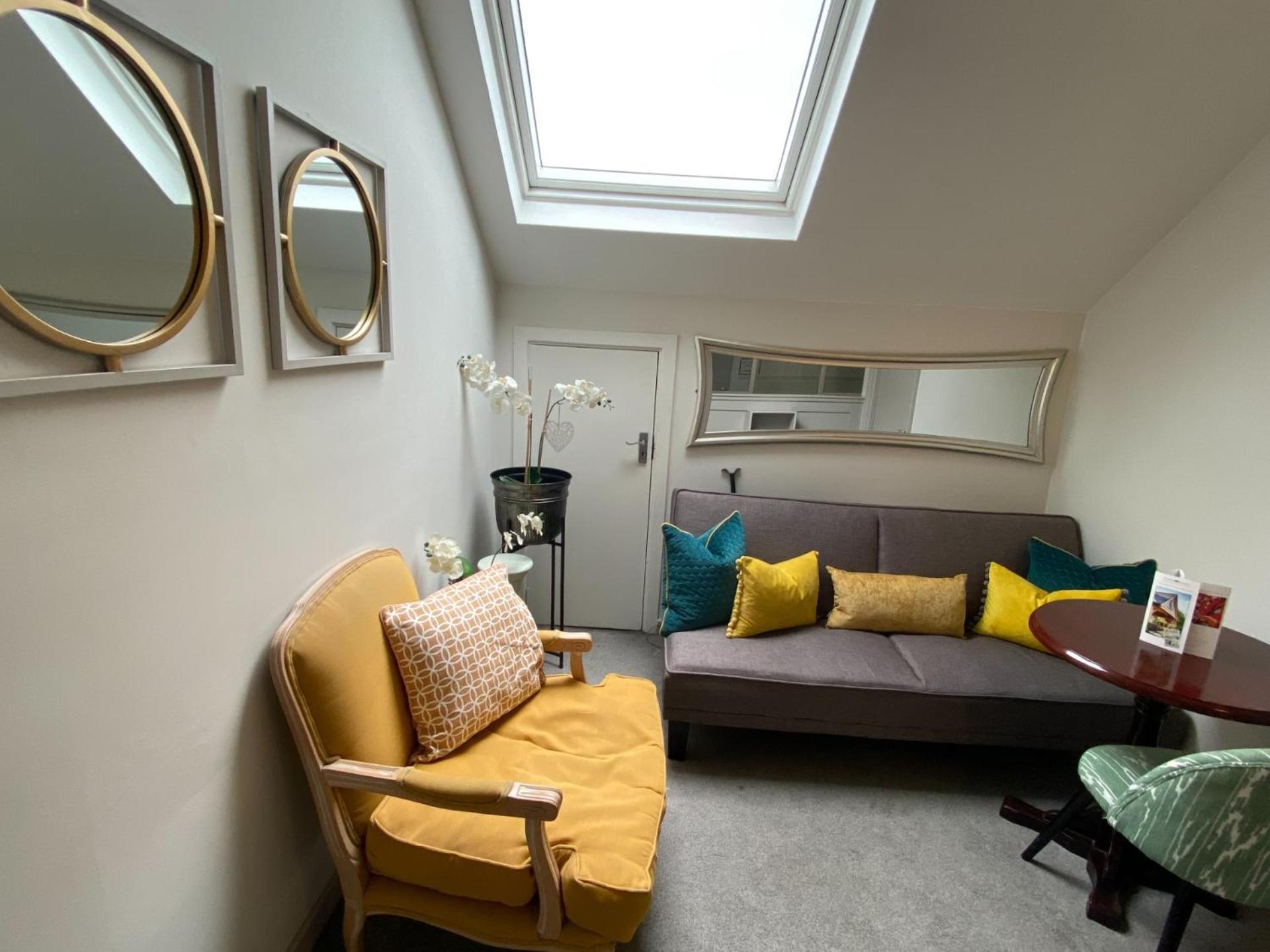 The Town House Hotel Naas Bagian luar foto