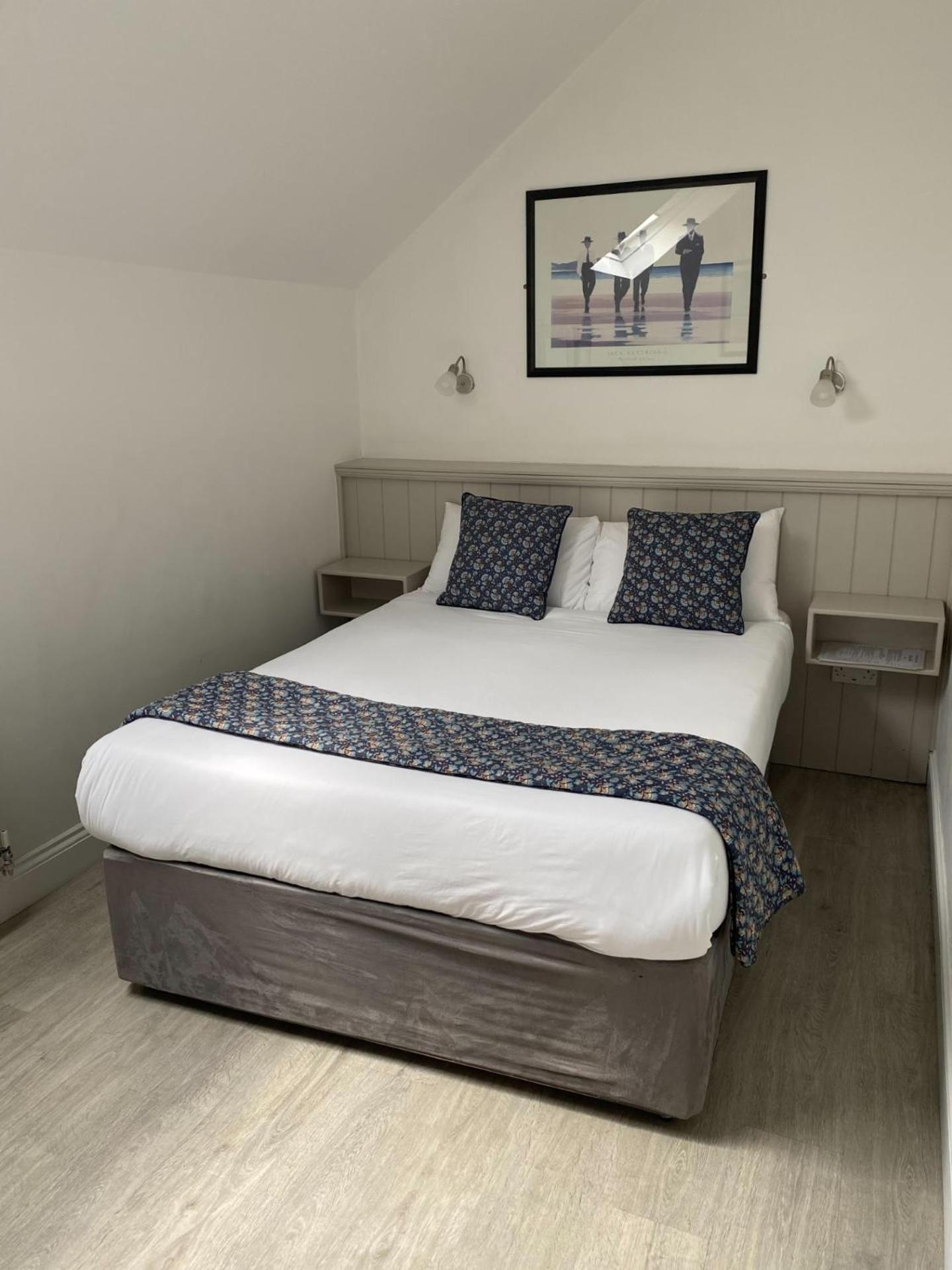 The Town House Hotel Naas Bagian luar foto