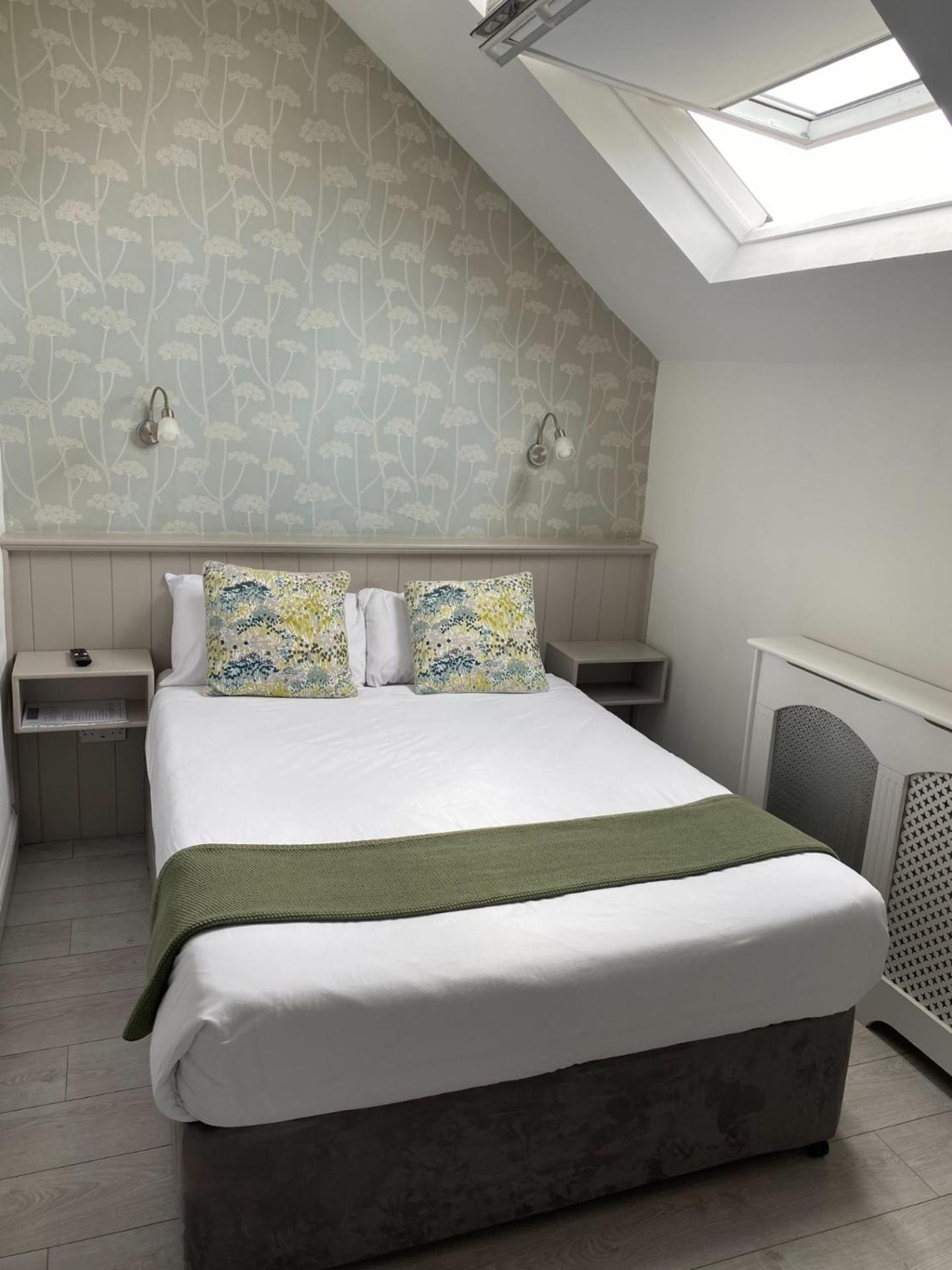 The Town House Hotel Naas Bagian luar foto