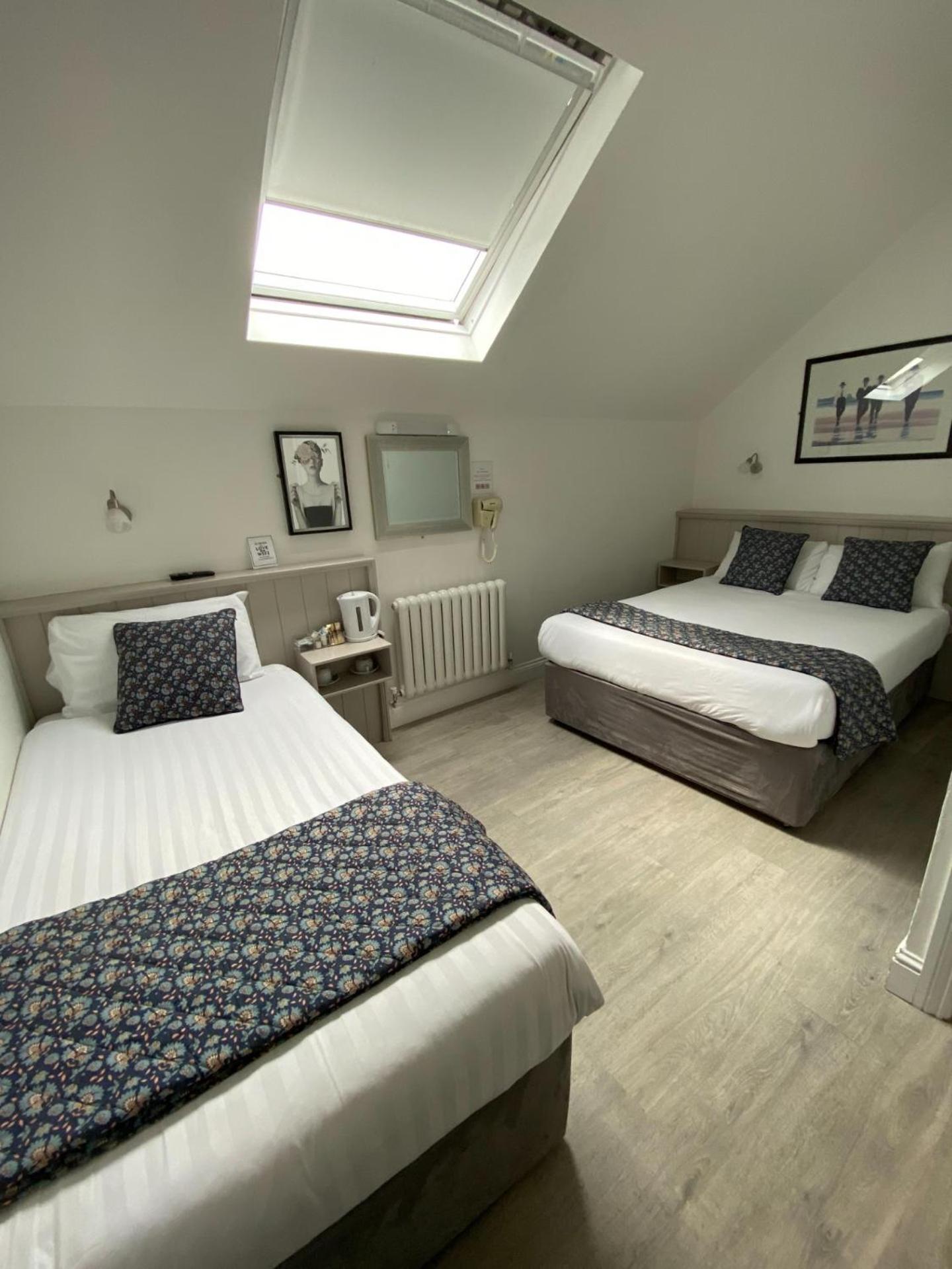 The Town House Hotel Naas Bagian luar foto